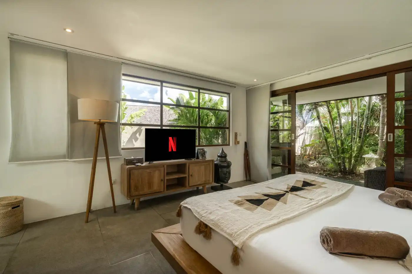 Modern Lodge Biu Biu Resort presentation