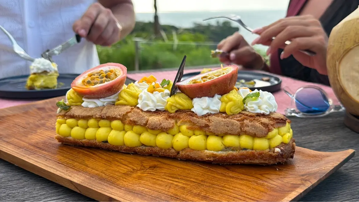The Giant Eclair - Restaurant Balangan Bali