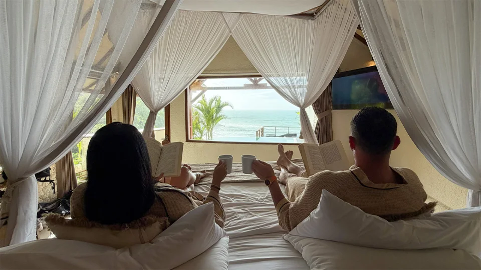 Ocean View Lodge in Bali: The Romantic Cliffside Room